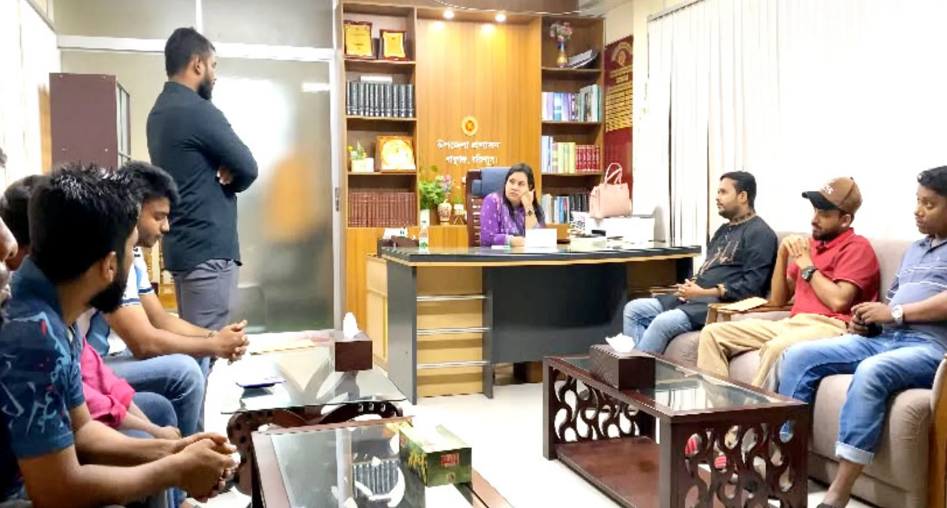 বাবুগঞ্জে এইচএসসি পরীক্ষার্থীদের খেয়াভাড়া মওকুফ করলেন ইউএনও